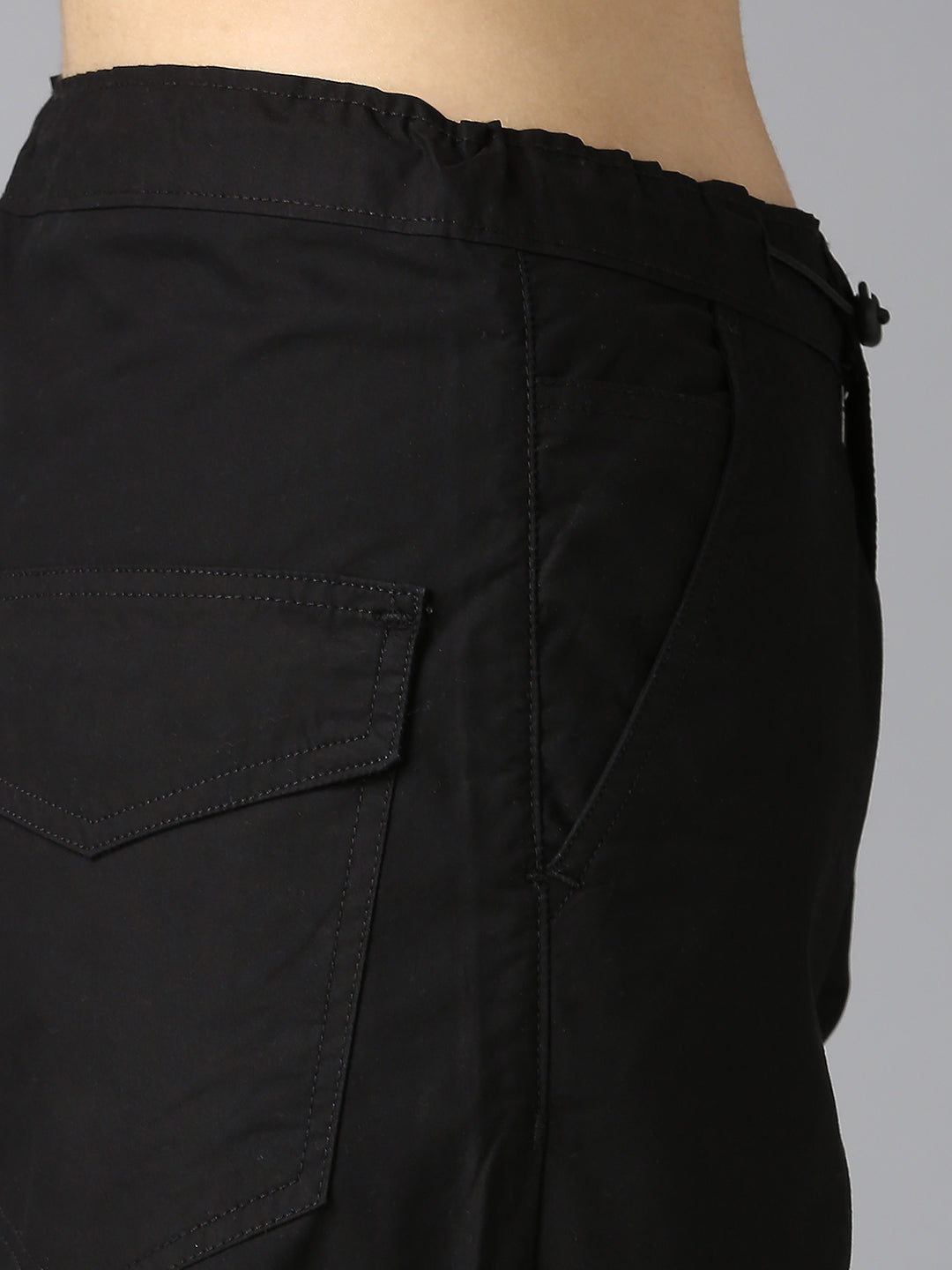 Cefalu Women Black Parachute Pants