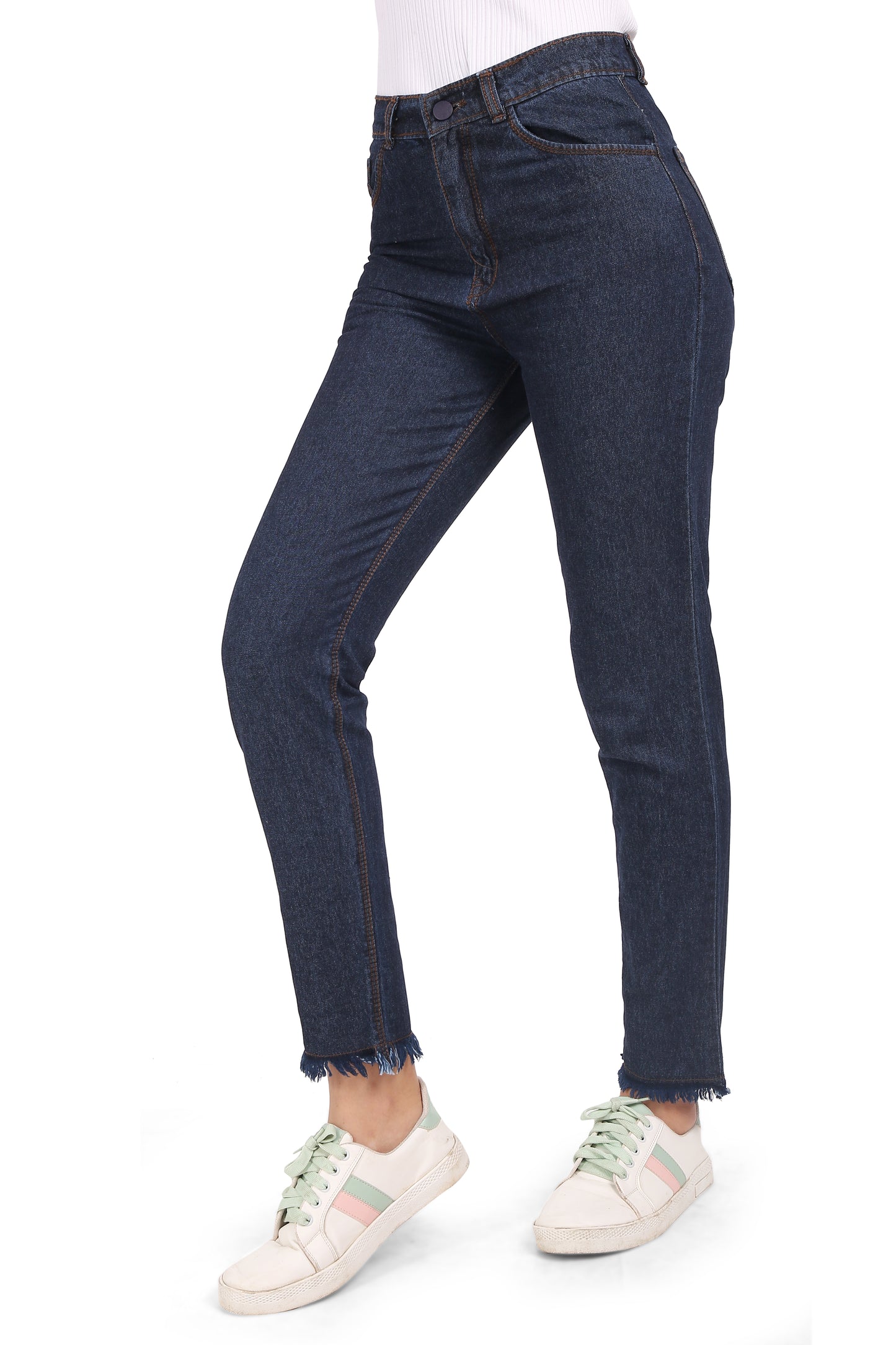 Side view of Cefalu Women’s Dark Blue Mom Jeans, emphasizing the relaxed fit and high waist. The side profile highlights the comfortable, stylish design and the high-quality cotton denim fabric.