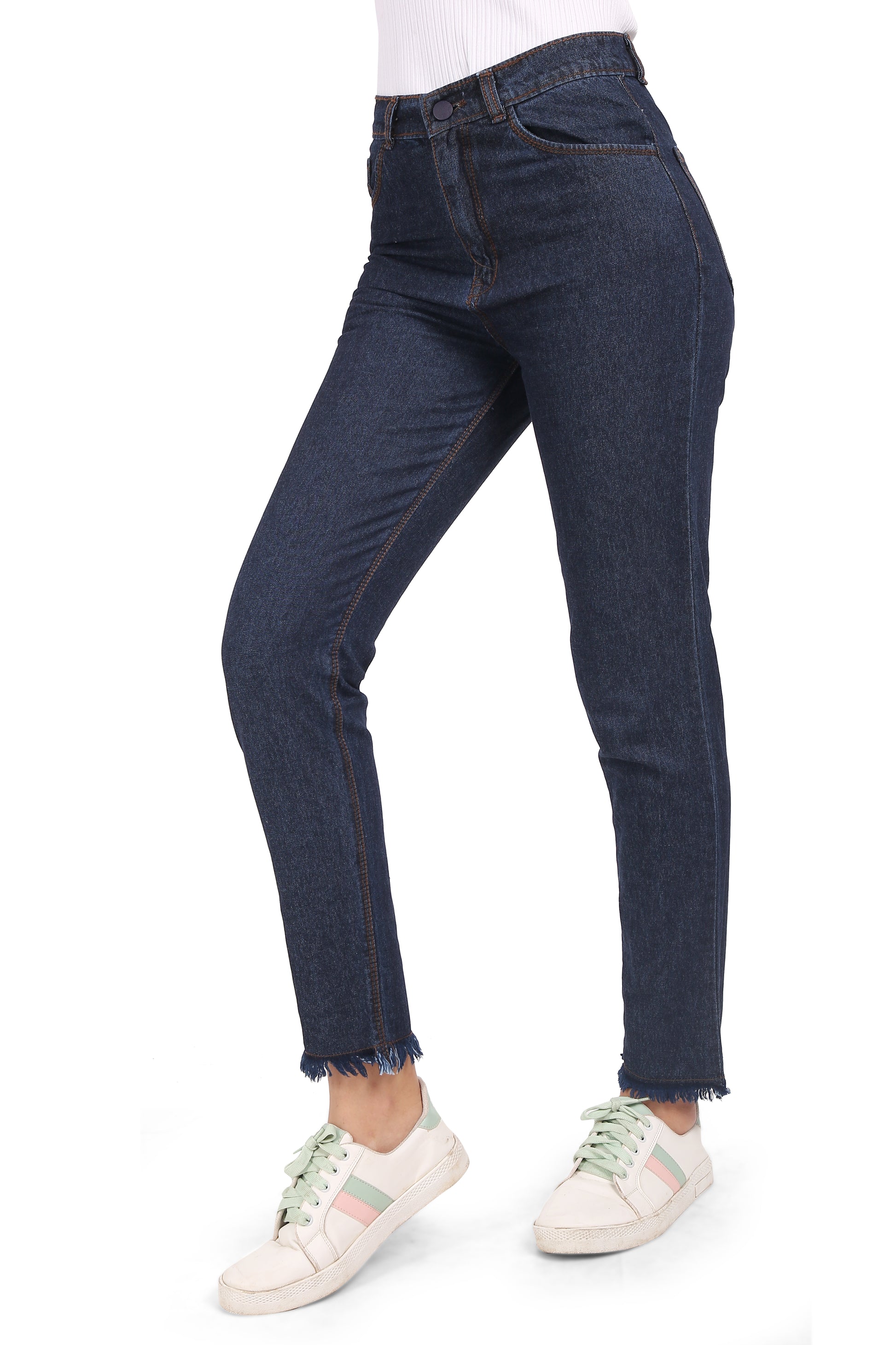 Side view of Cefalu Women’s Dark Blue Mom Jeans, emphasizing the relaxed fit and high waist. The side profile highlights the comfortable, stylish design and the high-quality cotton denim fabric.