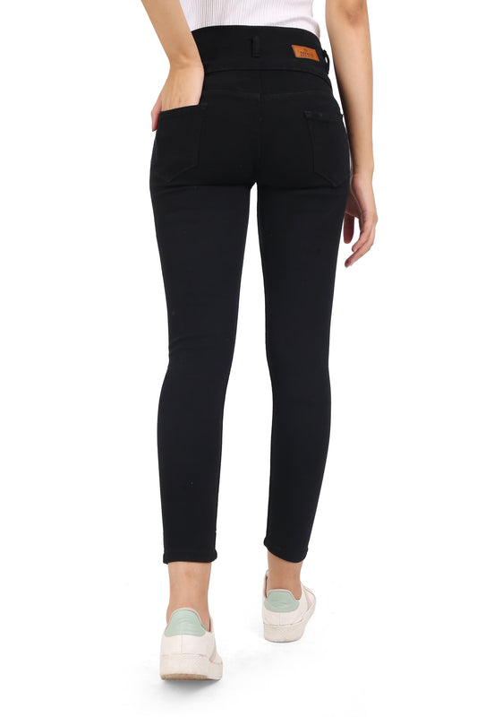 Back view of Cefalu®️ Women’s Black Skinny Jeans, highlighting the solid black color and practical big belt loops.