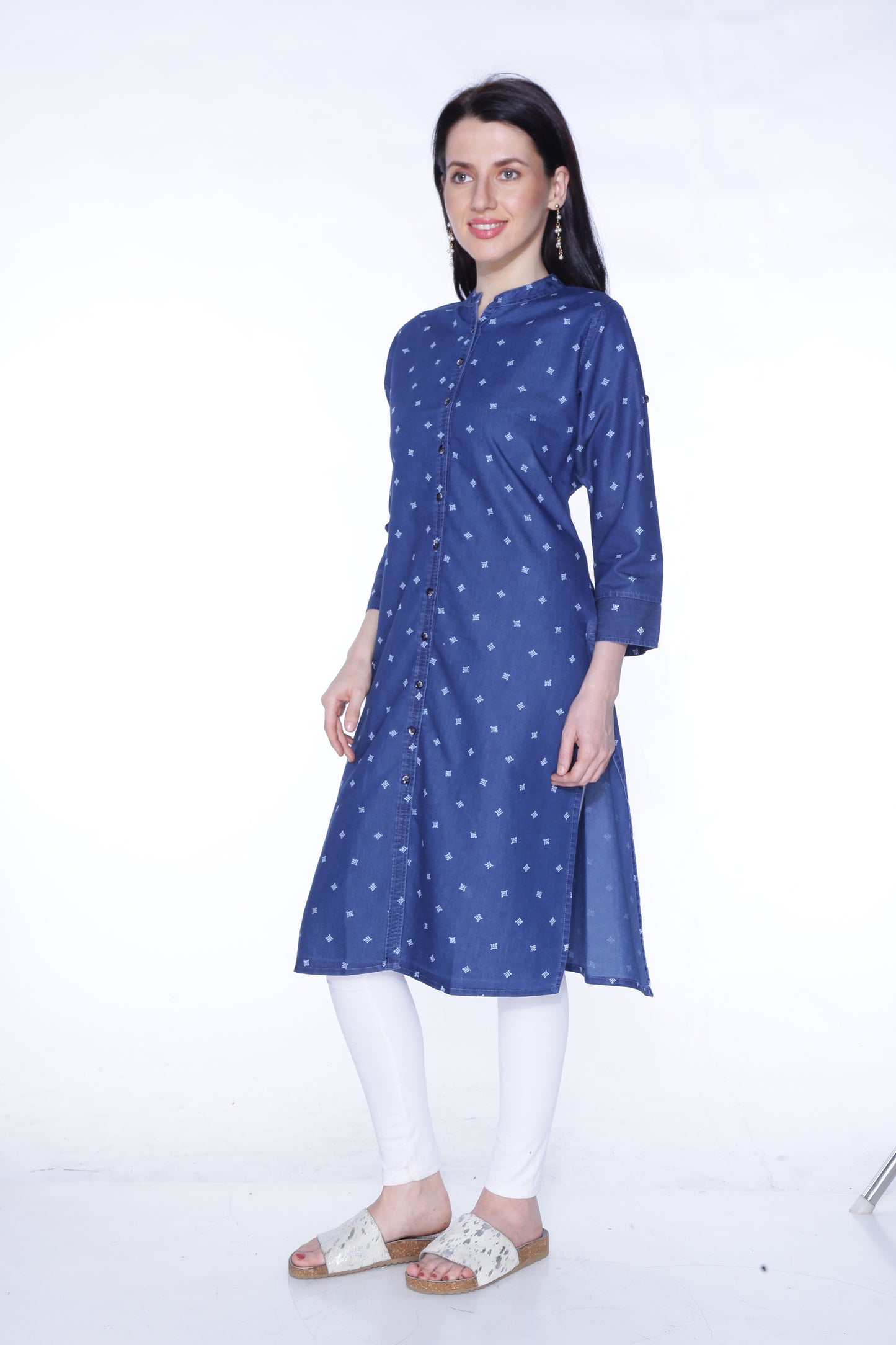 Side view of Cefalu®️ Women's Blue Printed Denim Kurti, displaying the 3/4th sleeves and overall fit.