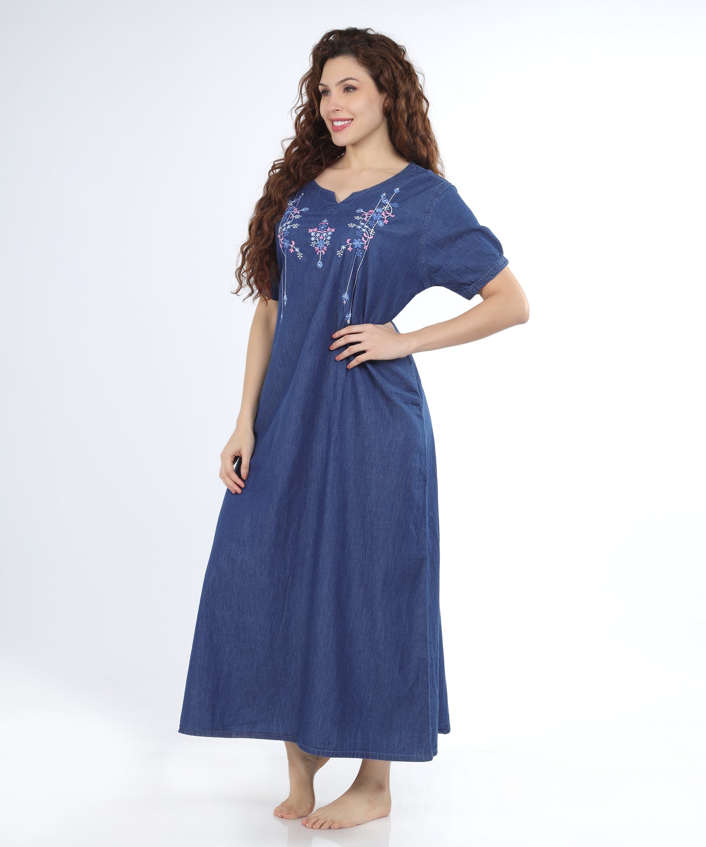 Detail shot of the side pocket on the Cefalu Women’s Denim Gown, highlighting its practicality.