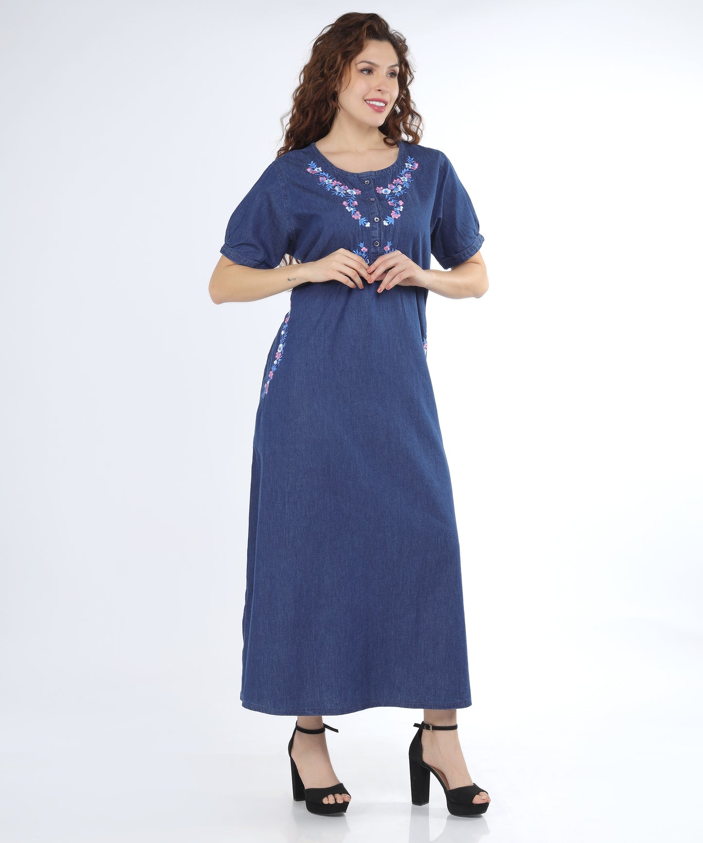 Detail shot of the side view on the Cefalu Women’s Denim Gown, highlighting its practicality.
