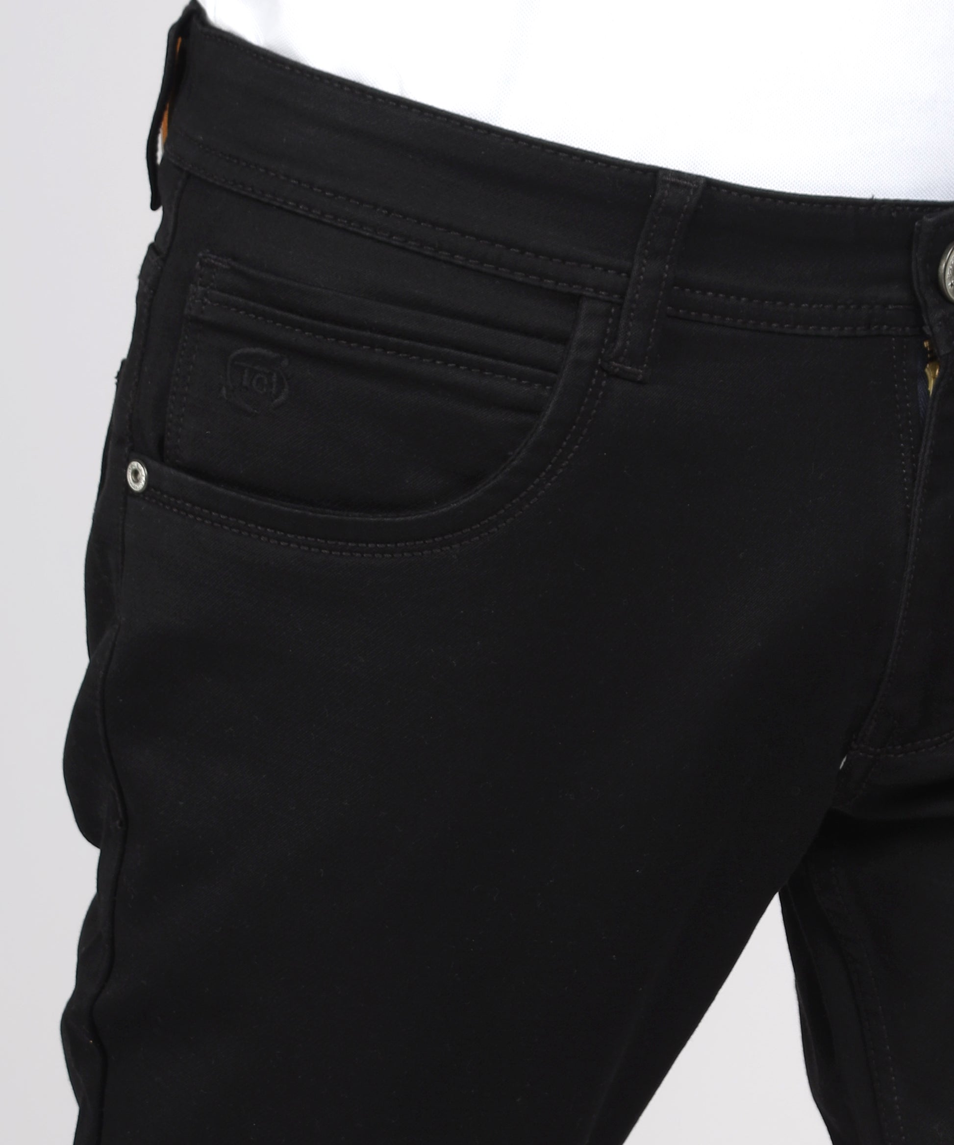 Detail of the premium cotton knitt sulphar fabric of TCI trousers.