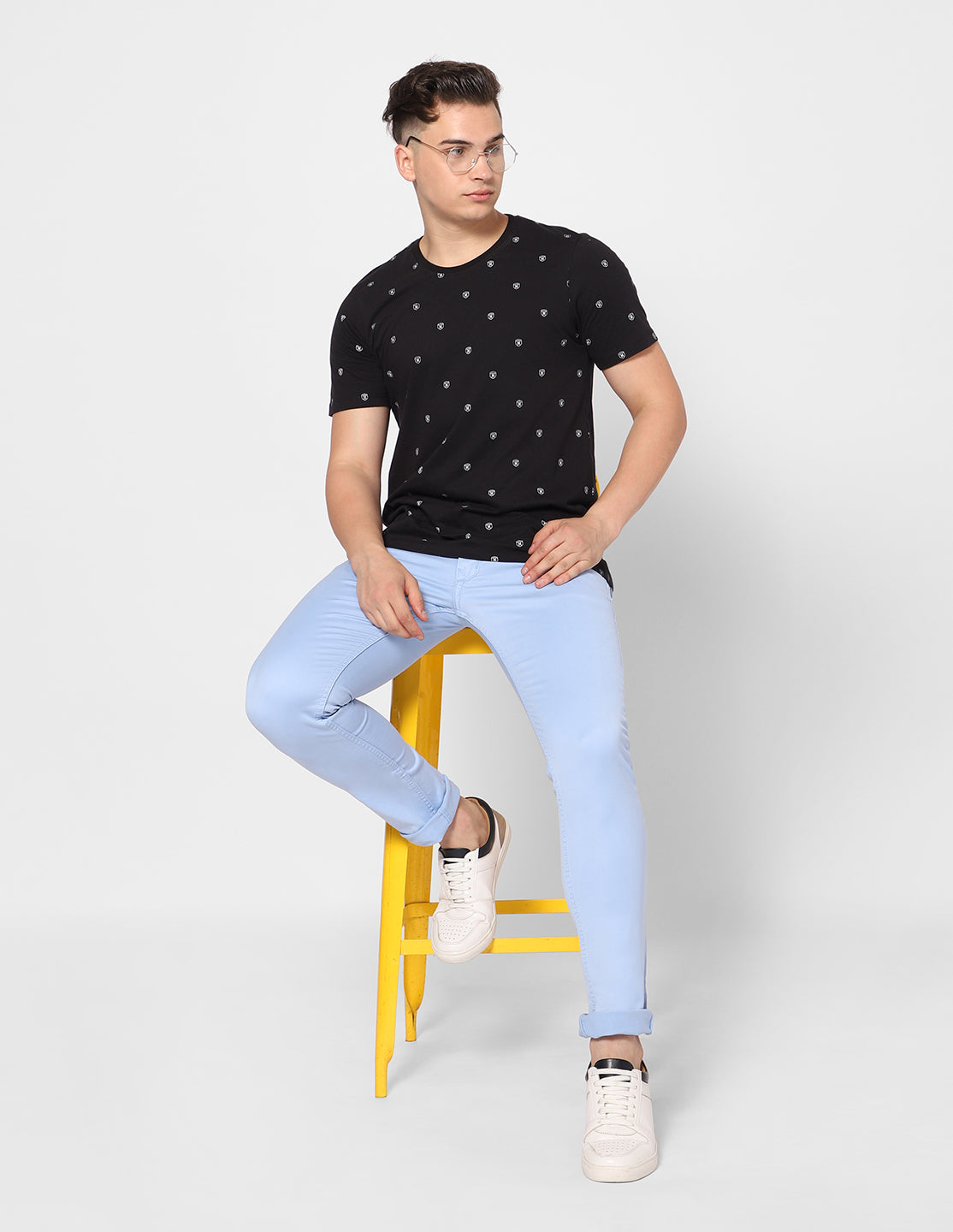 Model wearing TCI Men’s Light Blue Denim Jeans – Full-body view highlighting the fit and stylish appearance.