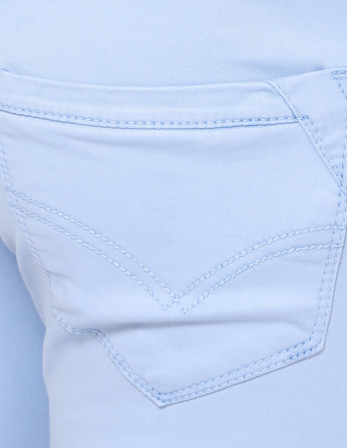 Detailed view of the comfortable front and back pockets on TCI Men’s Light Blue Denim Jeans.