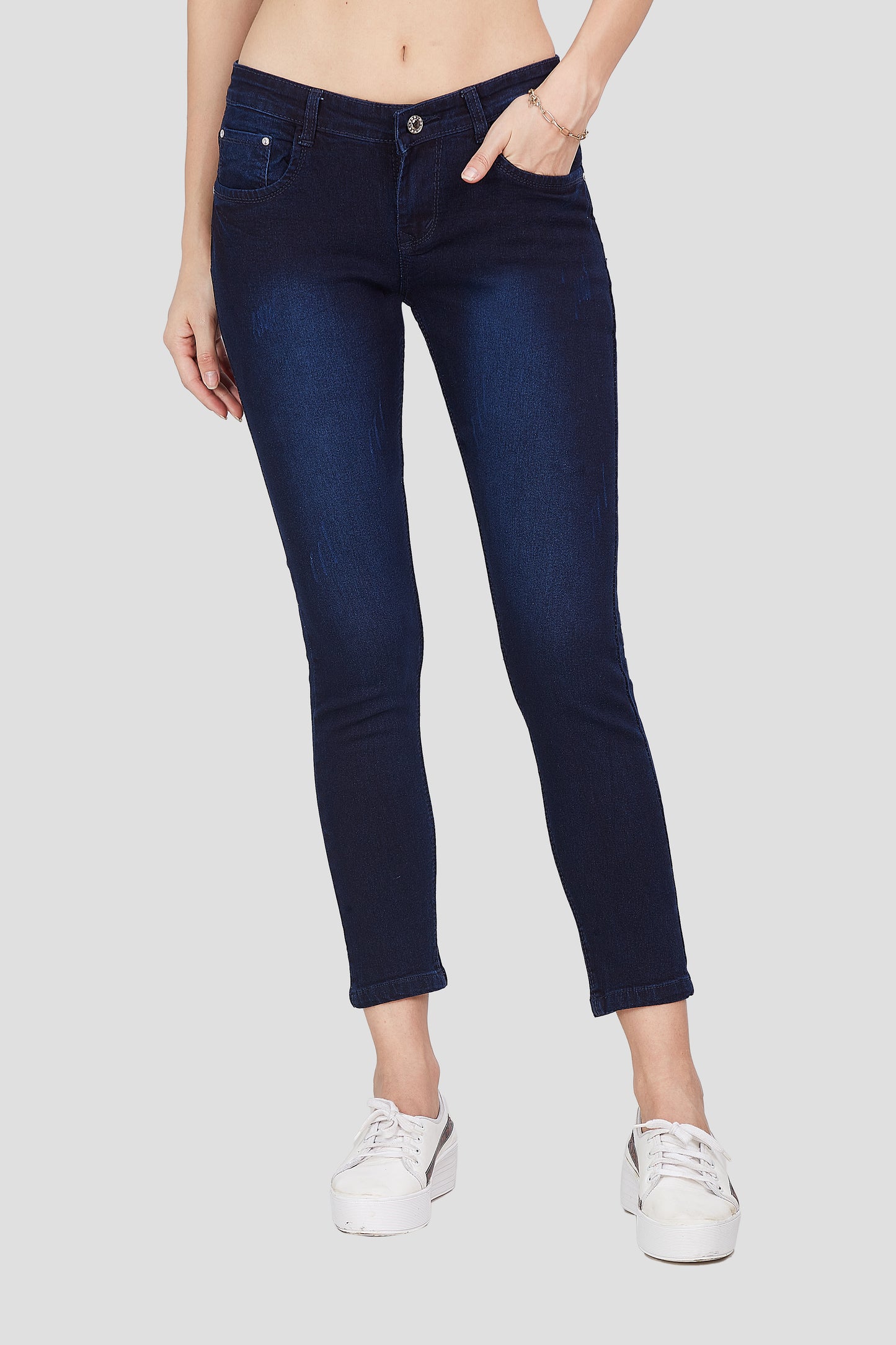 Front view of Cefalu®️ Women’s Dark Blue Skinny Fit Jeans, highlighting the cat scratch pattern and slim silhouette.