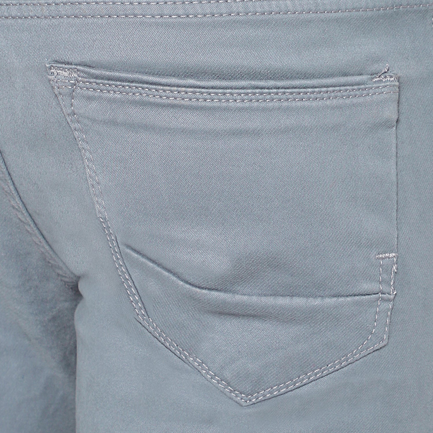 "Detail of Front and Back Pockets on TCI Men's Dove Blue Jeans"