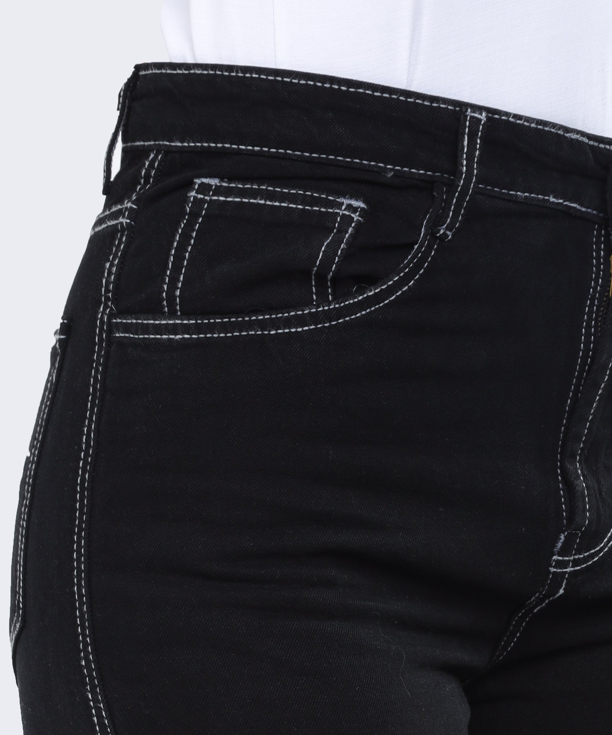 Close-up of the flap pockets on Cefalu Women’s Black Cargo Jeans.