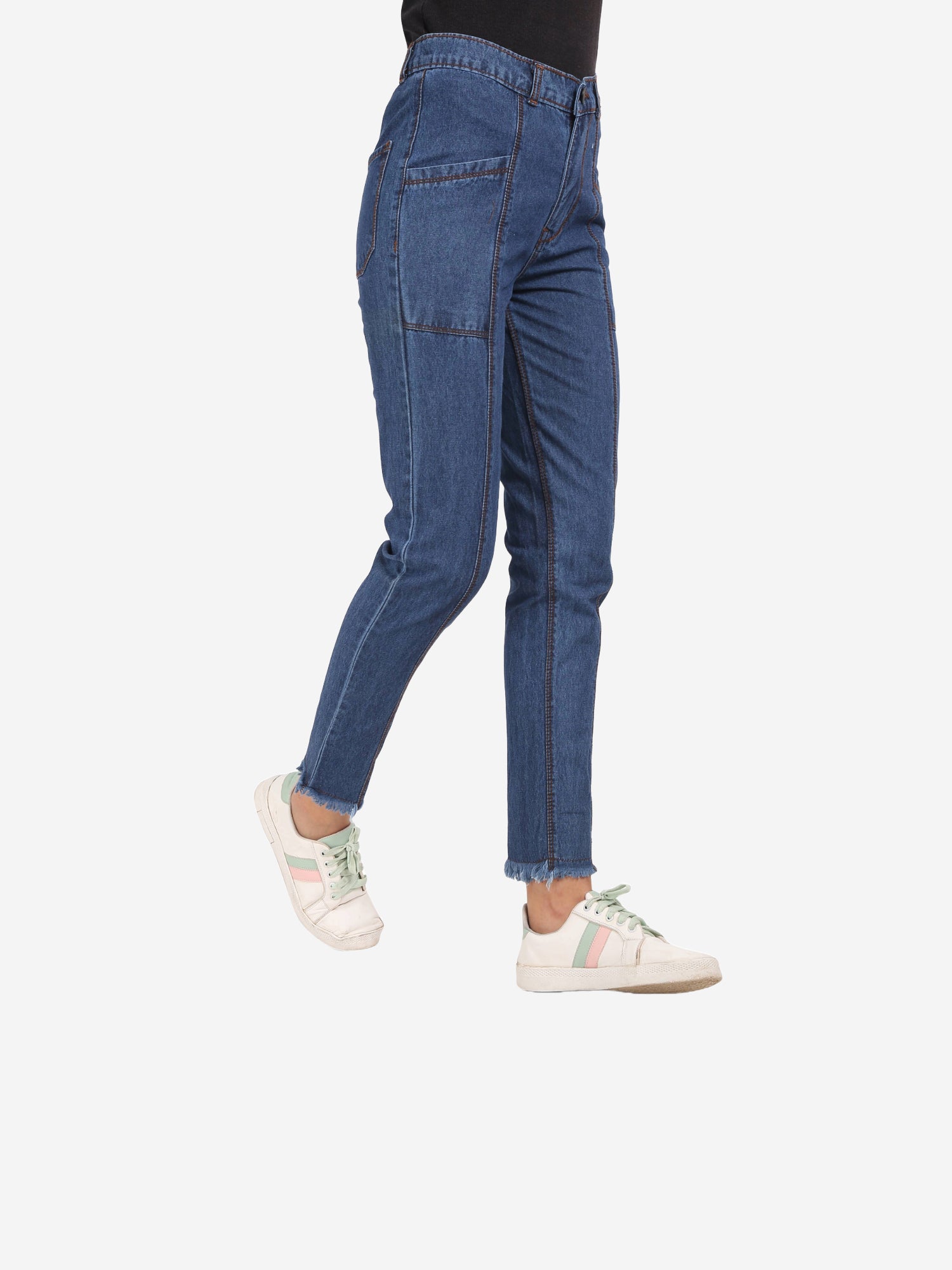 Cefalu Blue Mom Jeans for Women – Side View Highlighting Fit and Pocket Details