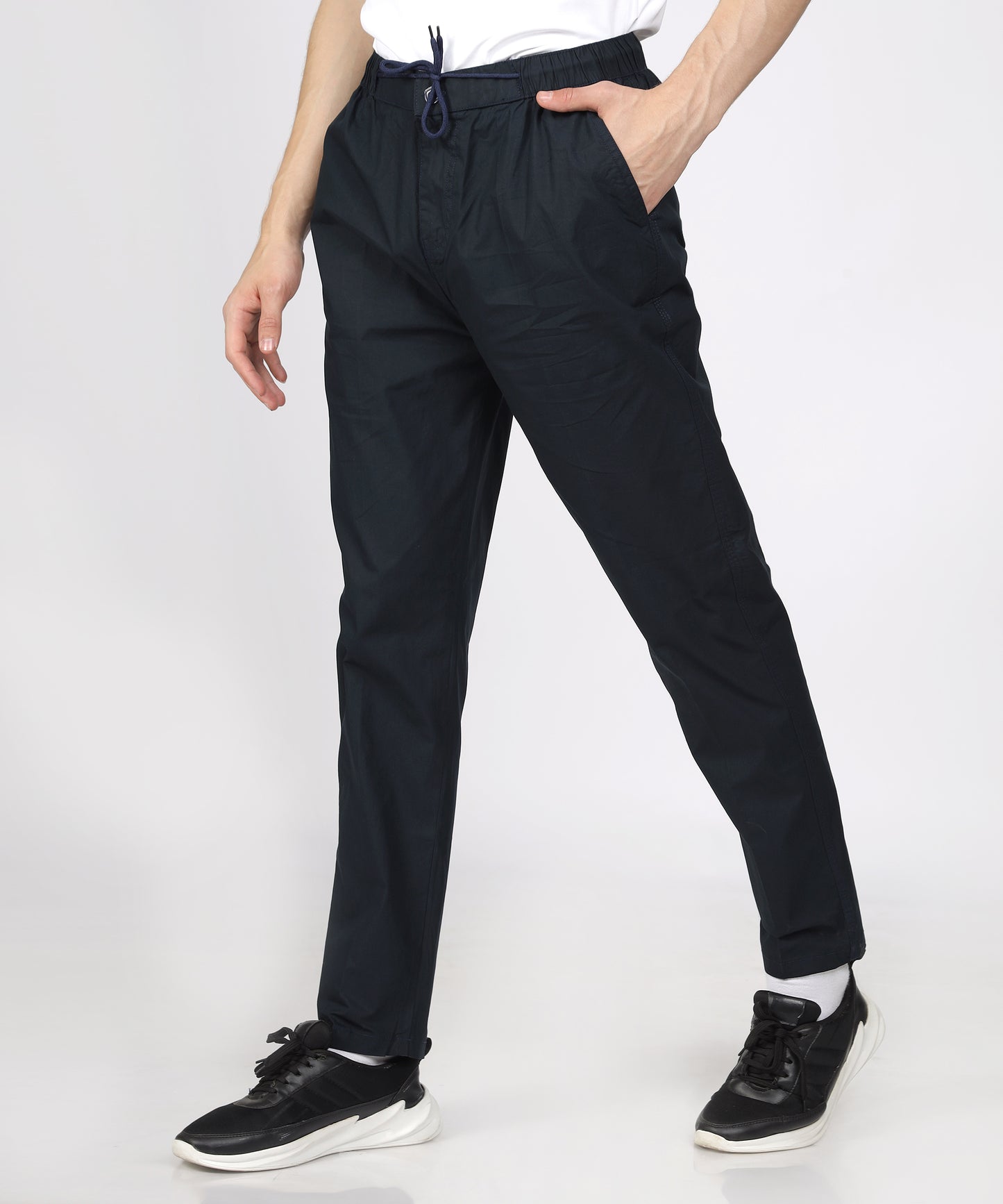 Side pocket detail on TCI Men’s Blue Comfort Fit Cotton Trouser.